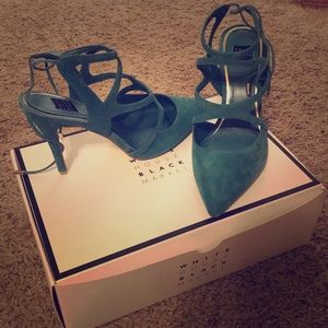 Brand new teal White House black market heels